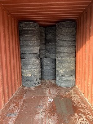 Loading image when exporting used tires(to Central America)